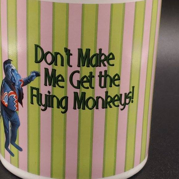 Wizard Of Oz Coffee Mug Dorothy & Wicked Witch, Flying Monkeys - Picture 3 of 6